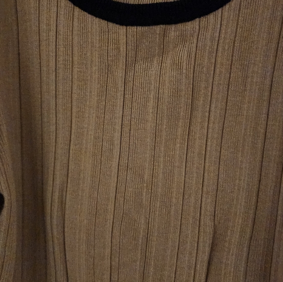 Sweater - Picture 3 of 4